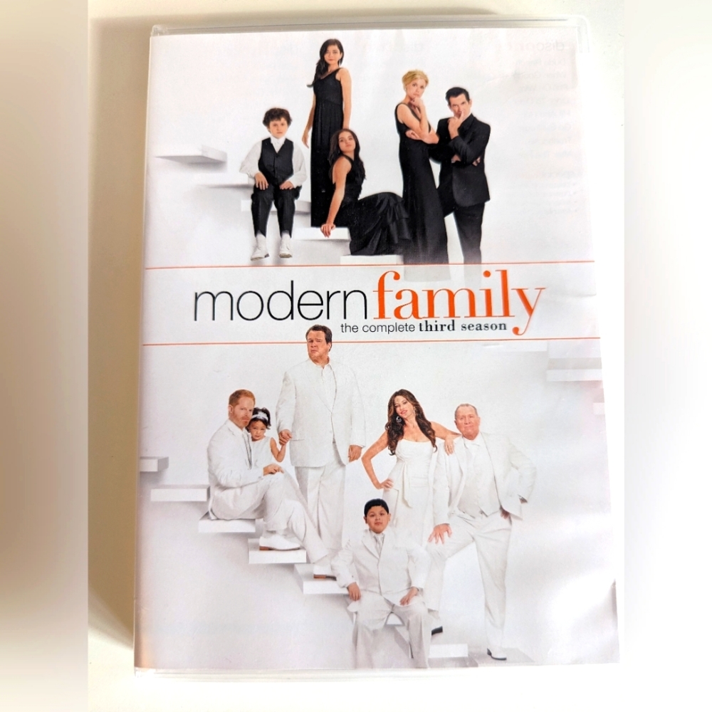 3/$10 Modern Family complete season 3 on DVD